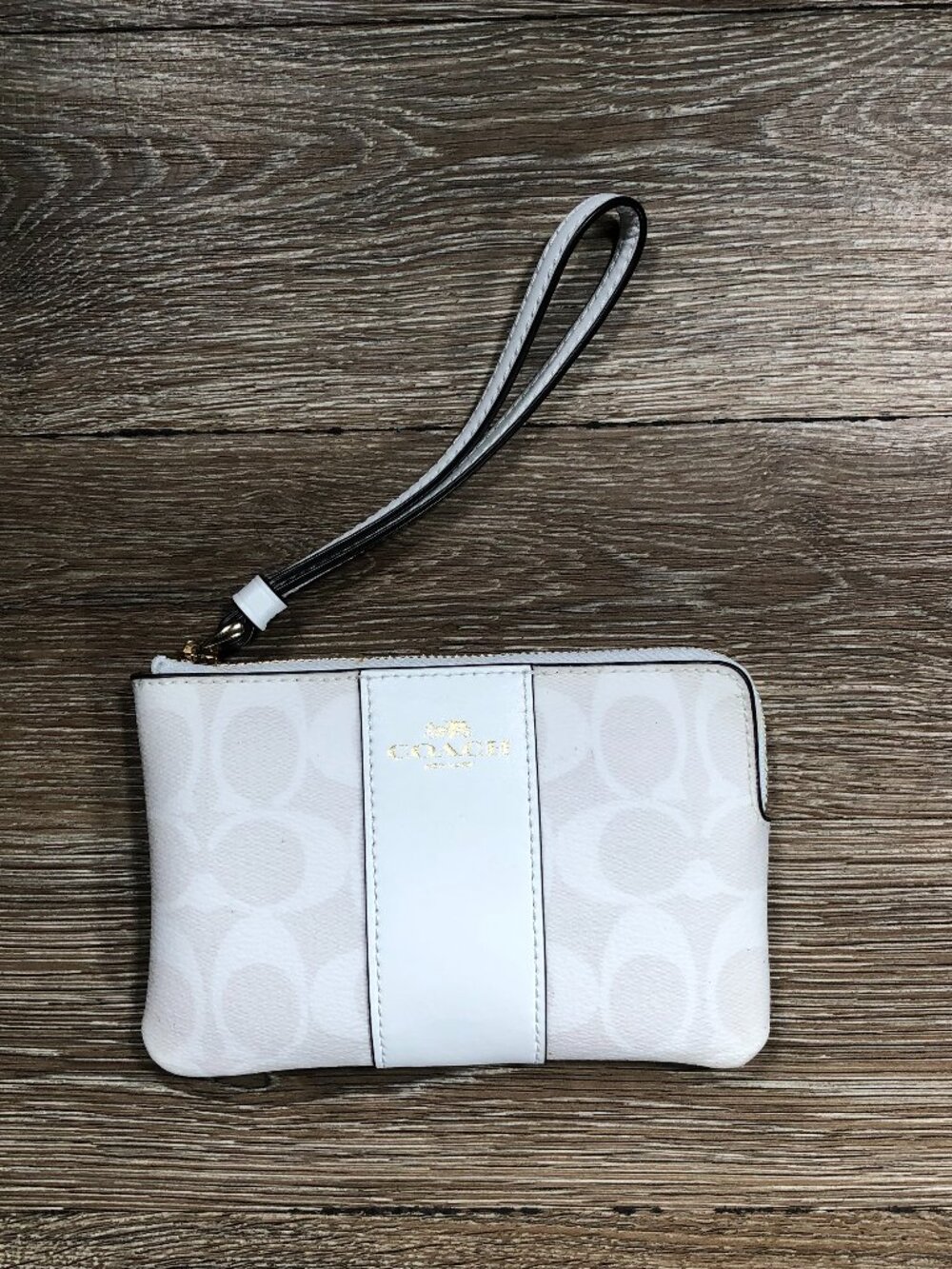 Coach White Pearl Leather Zip Wristlet Wallet Purse for Women Logo Card Slots